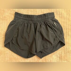 Lululemon Tracker Short Black 4”